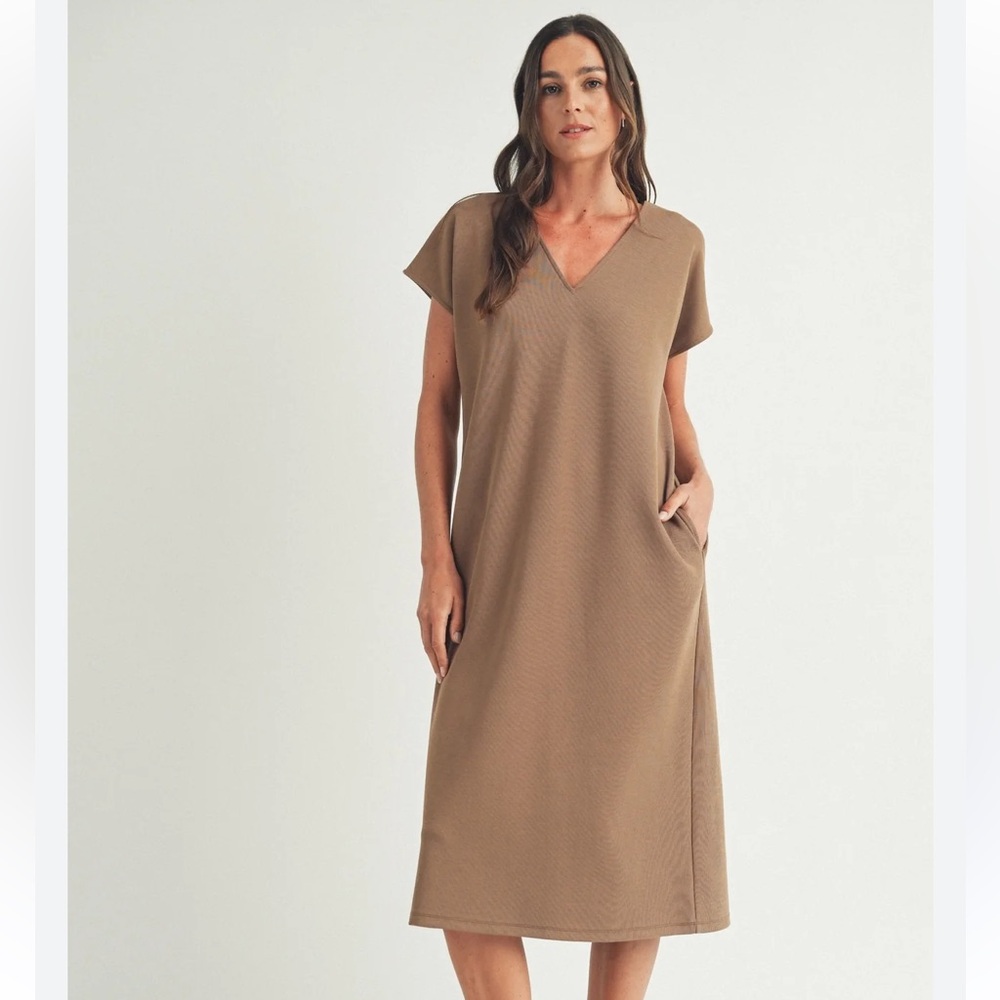 Elle Grey | Women’s Tan V-Neck Cap Sleeve Maxi Boho Dress w/ Pockets | S